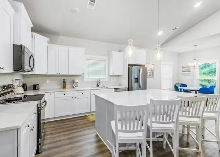 Holiday home Searentity- Close To Downtown, Navy Base, And Wahoo Staduim