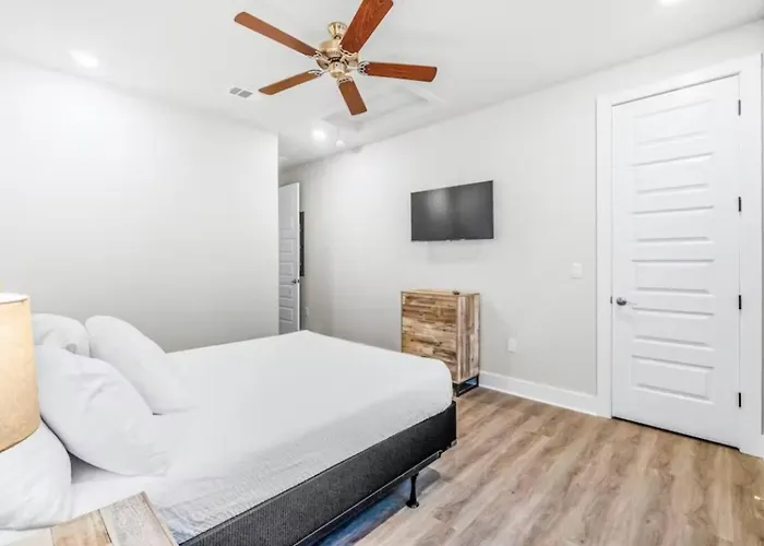 Searentity- Close To Downtown, Navy Base, And Wahoo Staduim Holiday home Pensacola