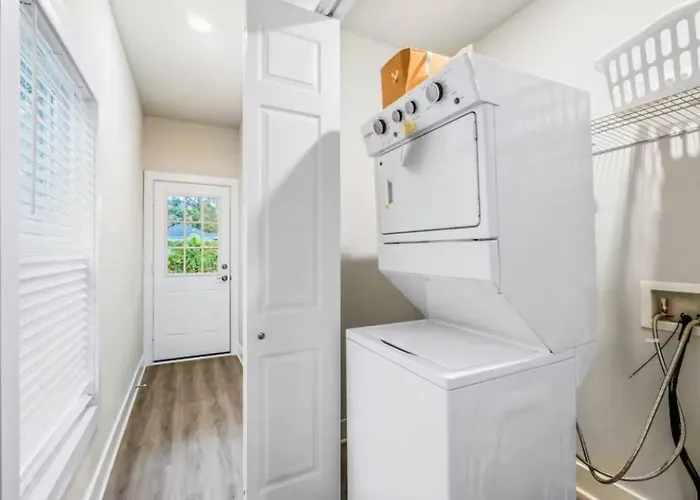 Searentity- Close To Downtown, Navy Base, And Wahoo Staduim *