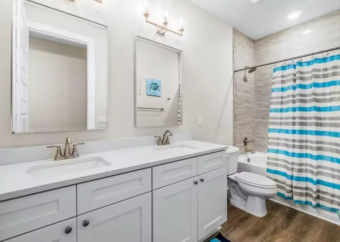Searentity- Close To Downtown, Navy Base, And Wahoo Staduim Holiday home *