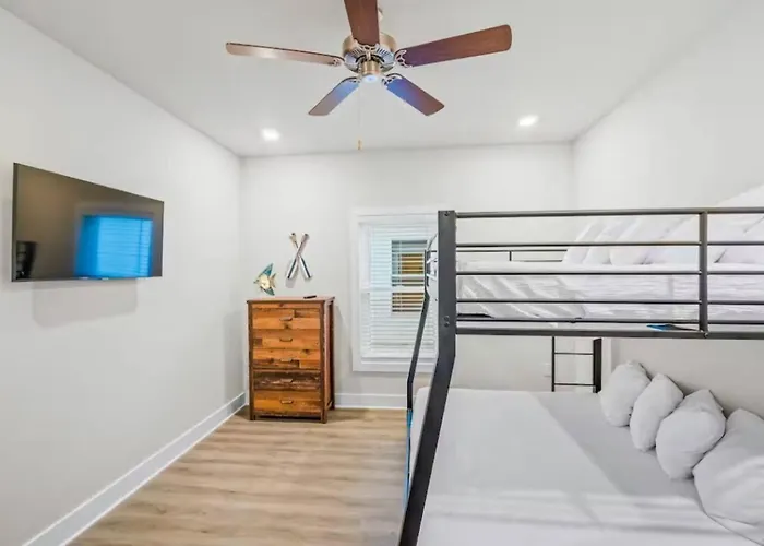 Searentity- Close To Downtown, Navy Base, And Wahoo Staduim Holiday home